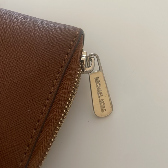 Michael Kors wallet - Picture 6 of 6